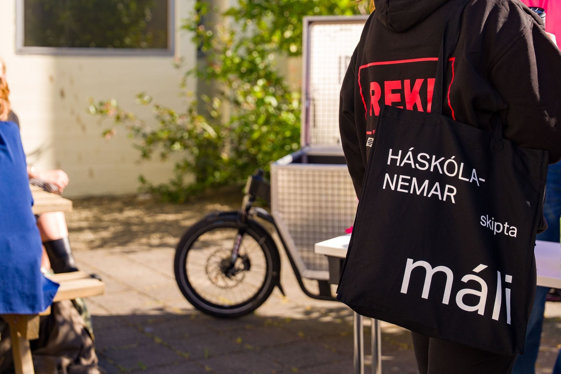 Háskólanemar skipta máli poki